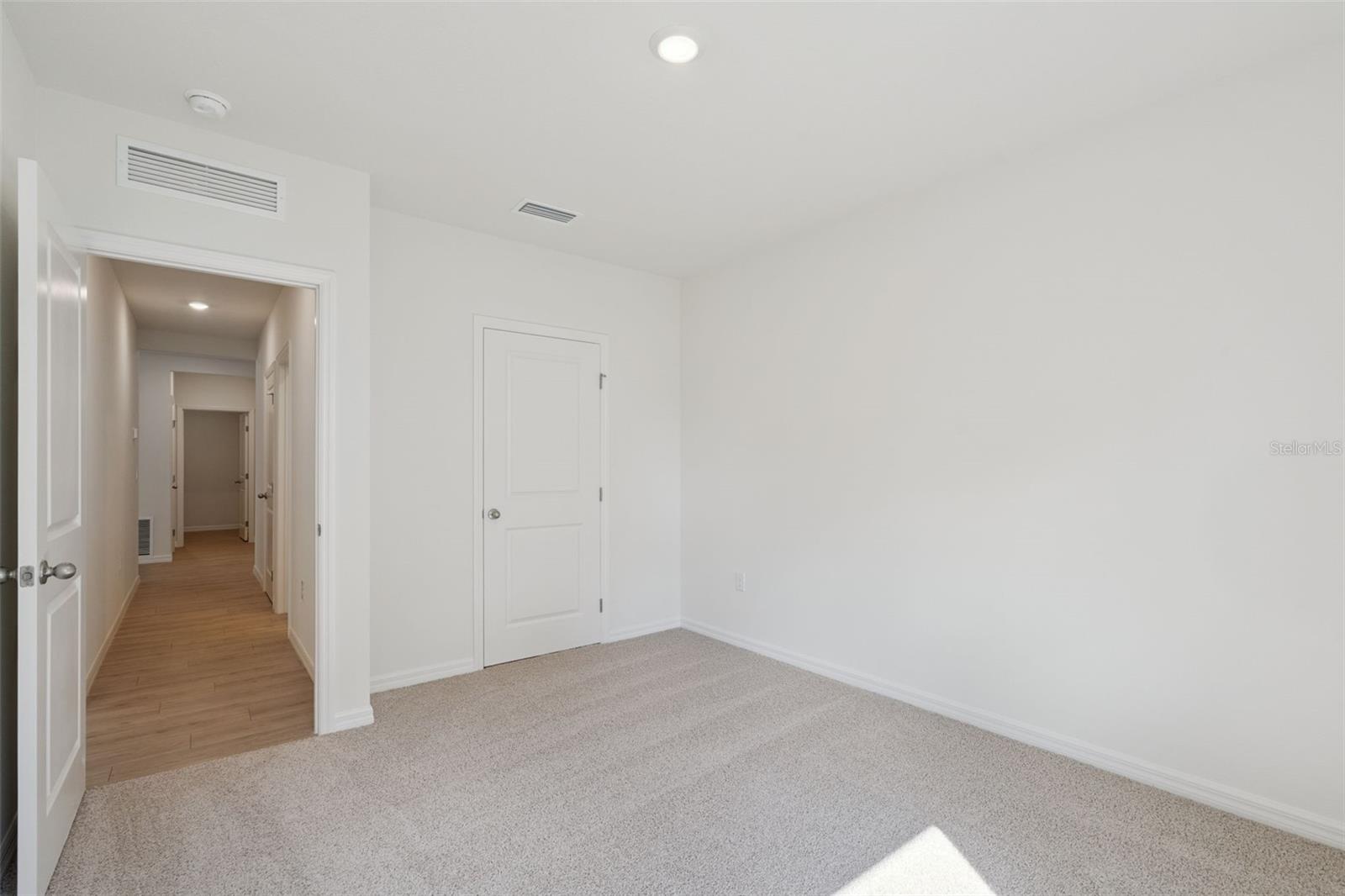 2520 Dorset Ct Property Photo 11