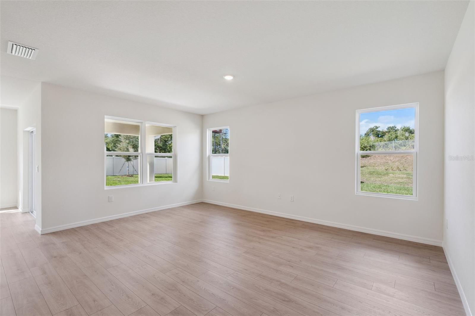 2520 Dorset Ct Property Photo 14