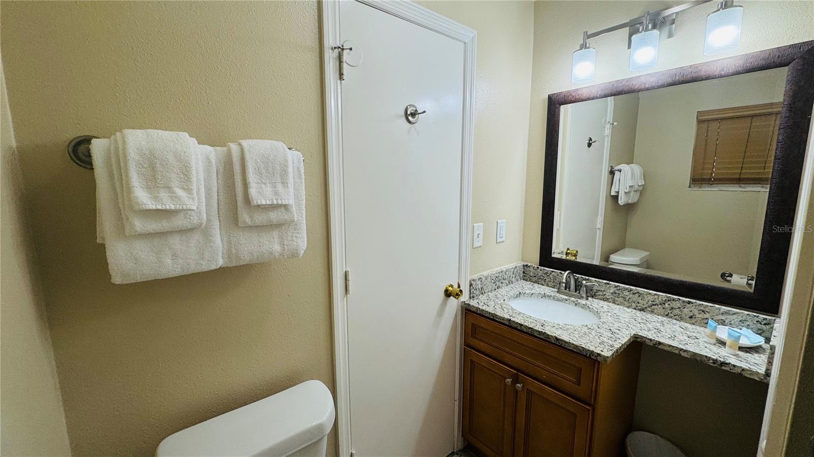 1124 Spaceport Ct Property Photo 5