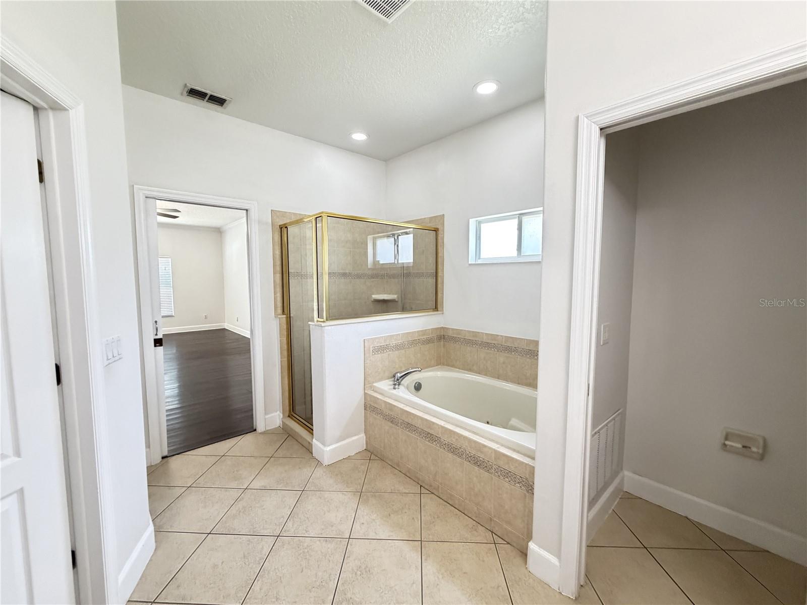 6317 Rolden Ct Property Photo 2
