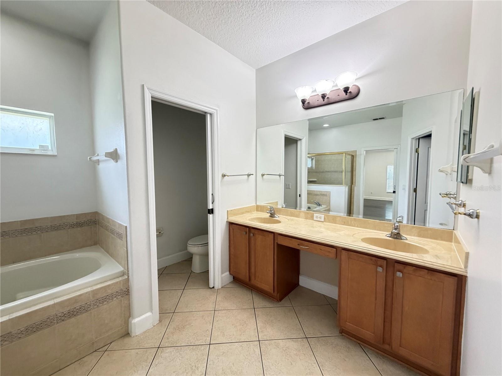 6317 Rolden Ct Property Photo 3