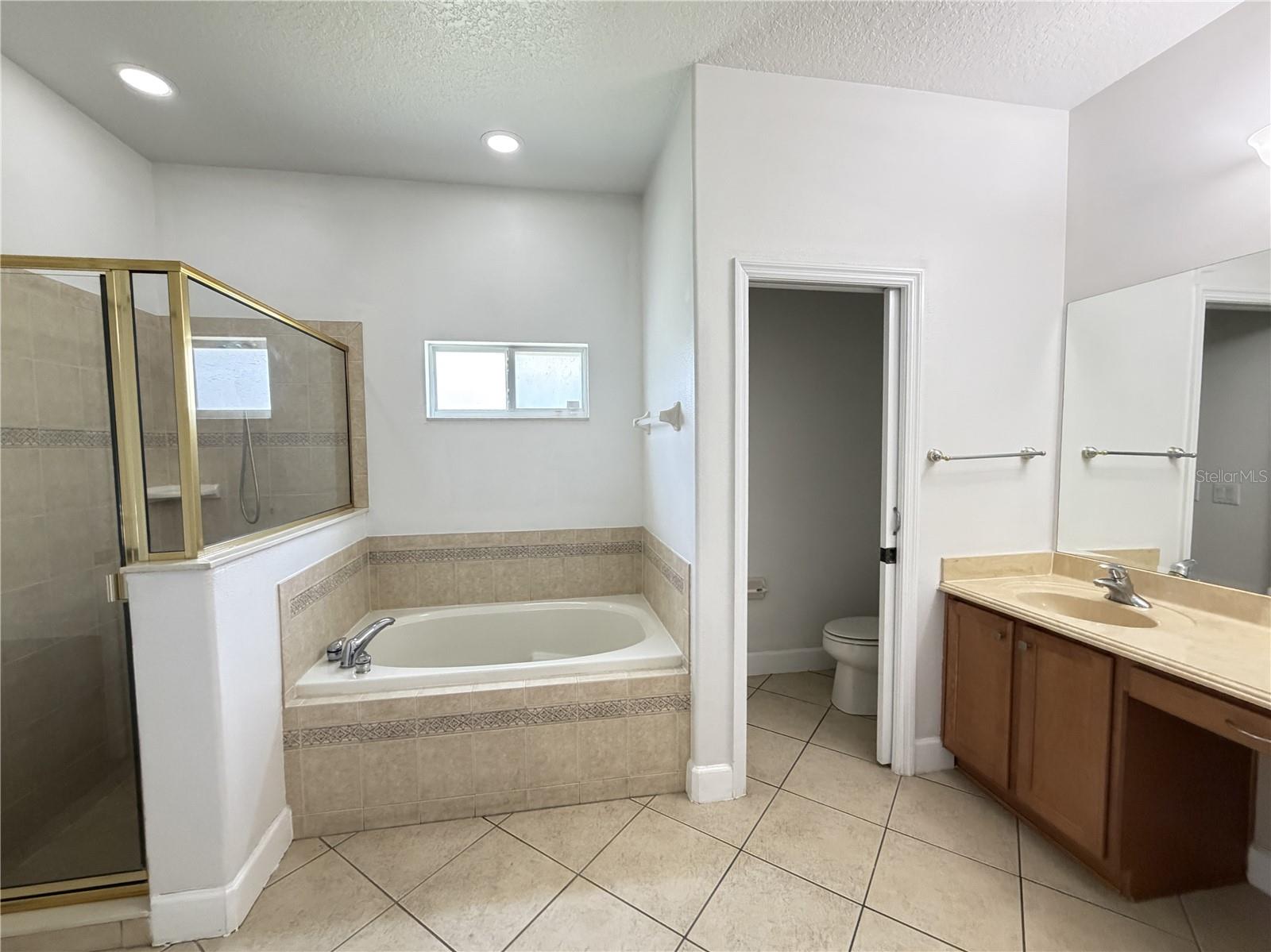 6317 Rolden Ct Property Photo 4