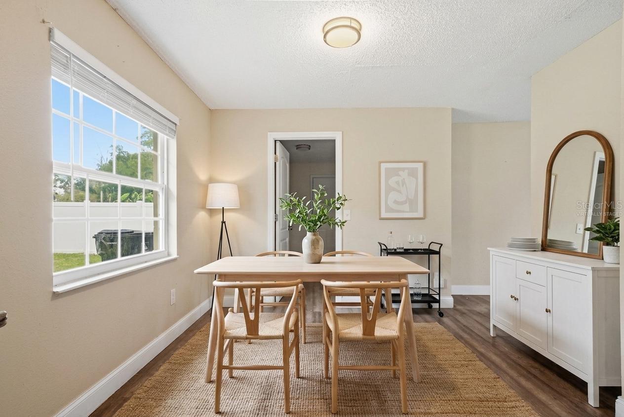 4788 Pleasant Valley Ct Property Photo 4