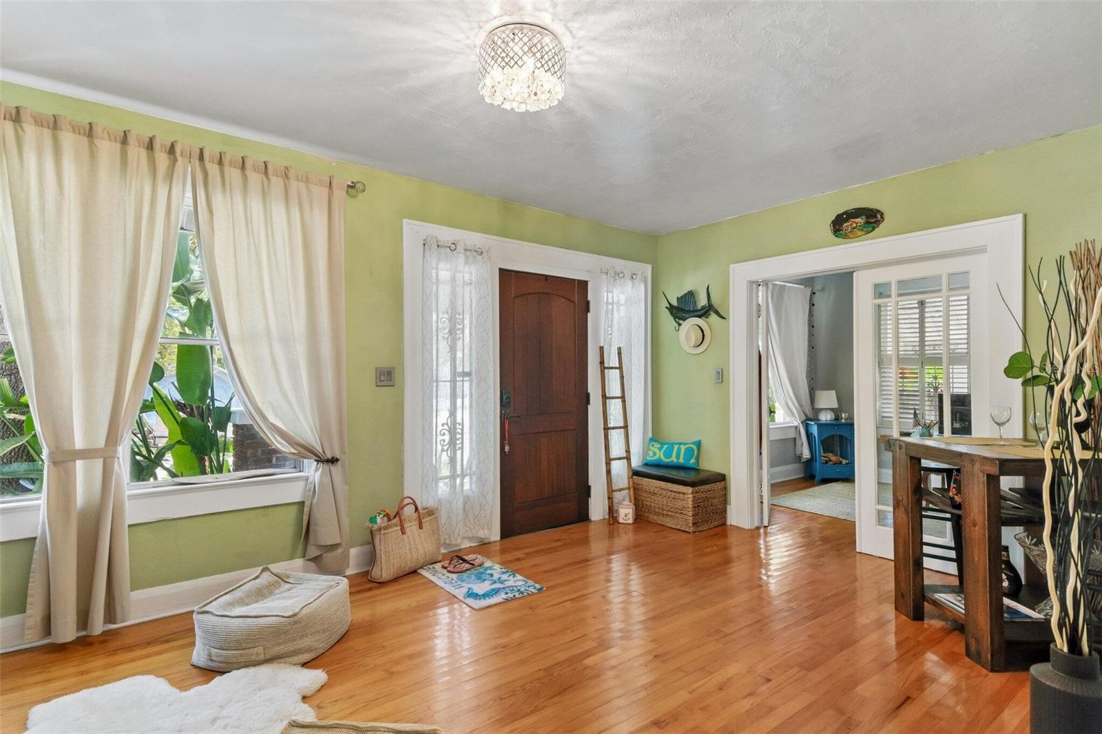 2319 W North B St Property Photo 6