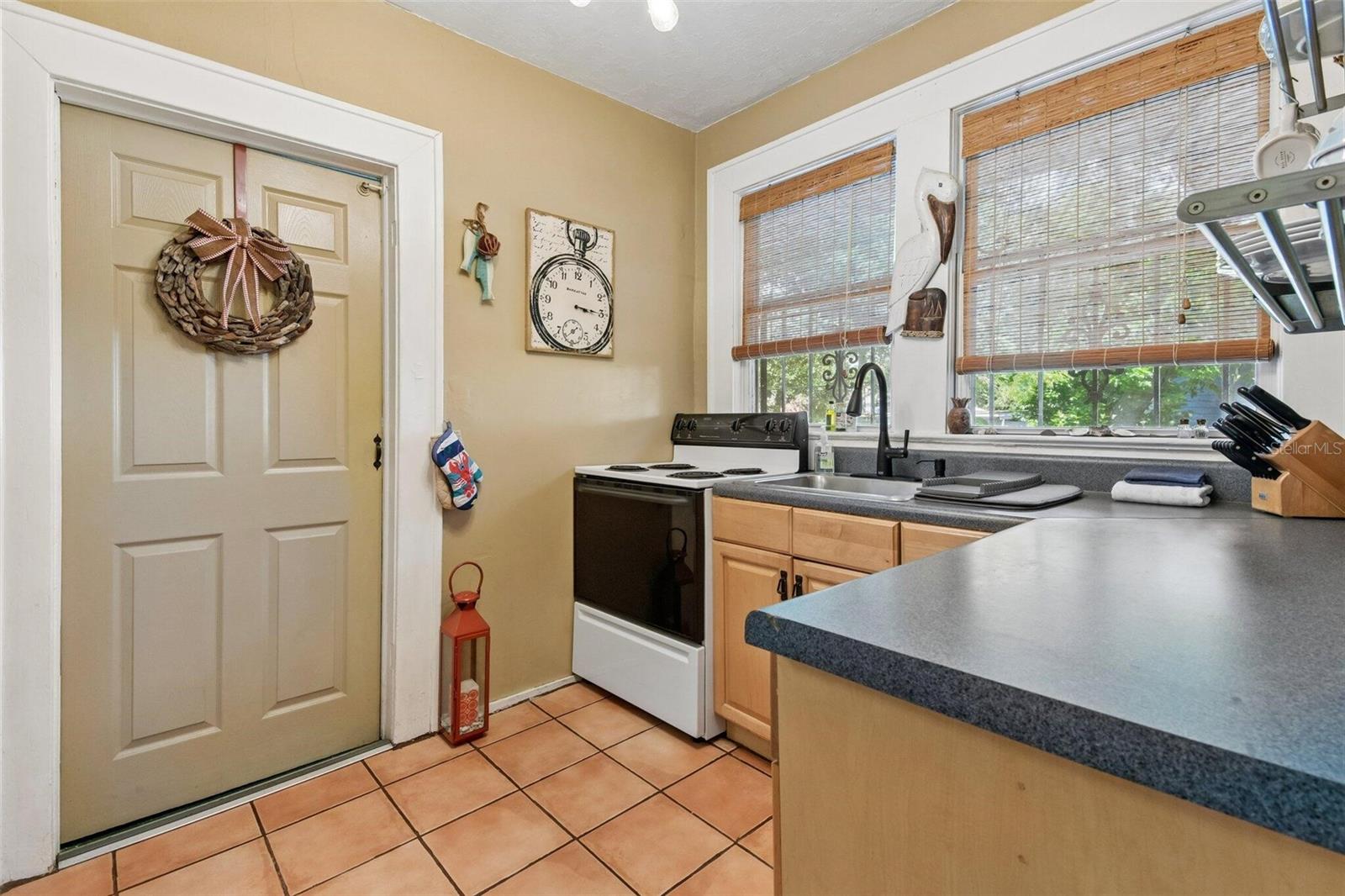 2319 W North B St Property Photo 14