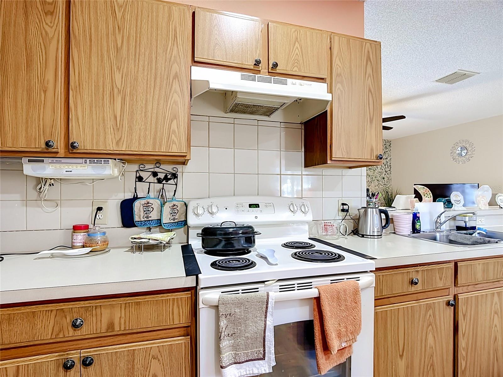 1014 Deddington Pl Property Photo 7