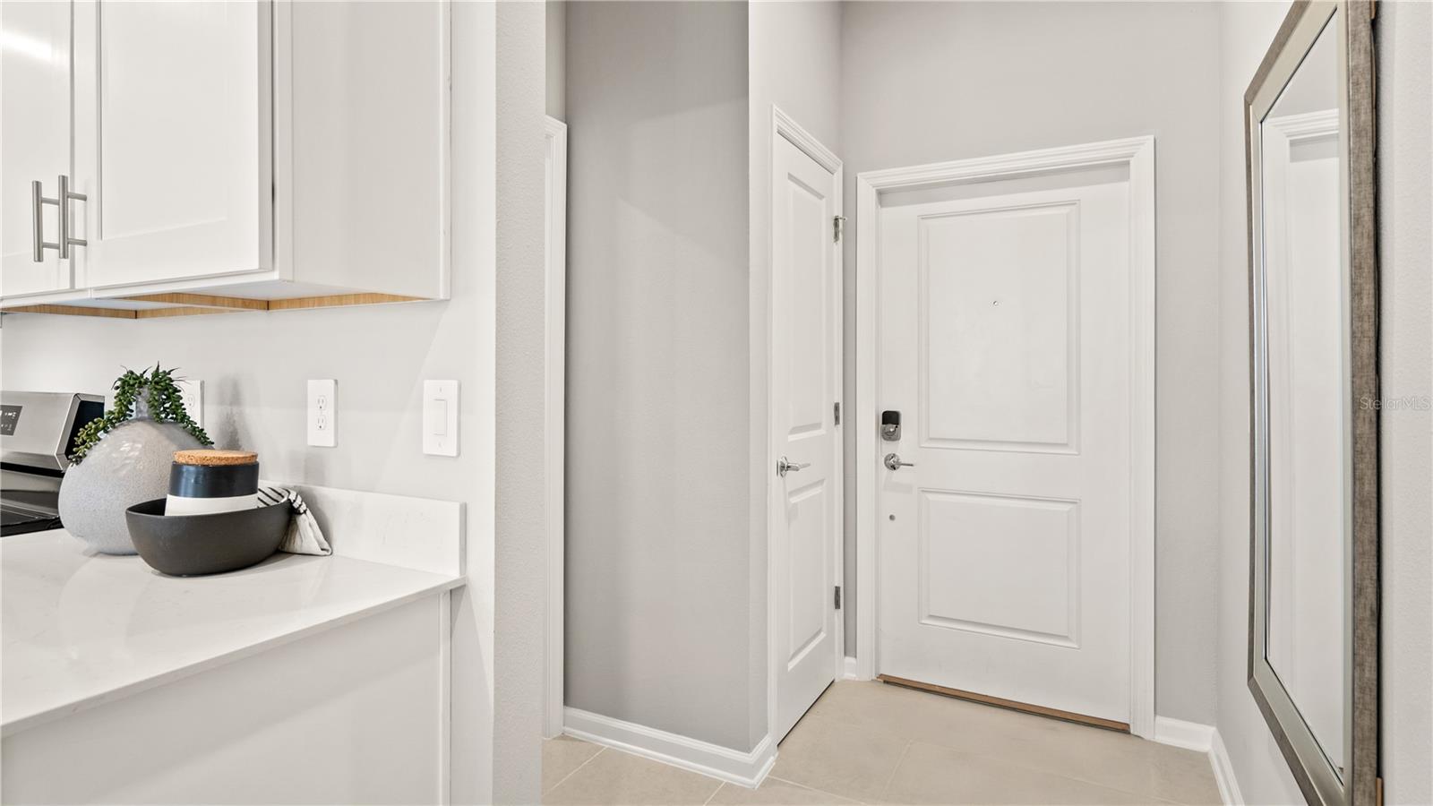 1812 Rider Rain Ln Property Photo 3