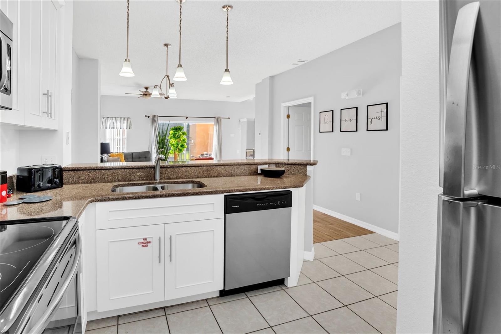 4706 Vero Beach Pl Property Photo 10