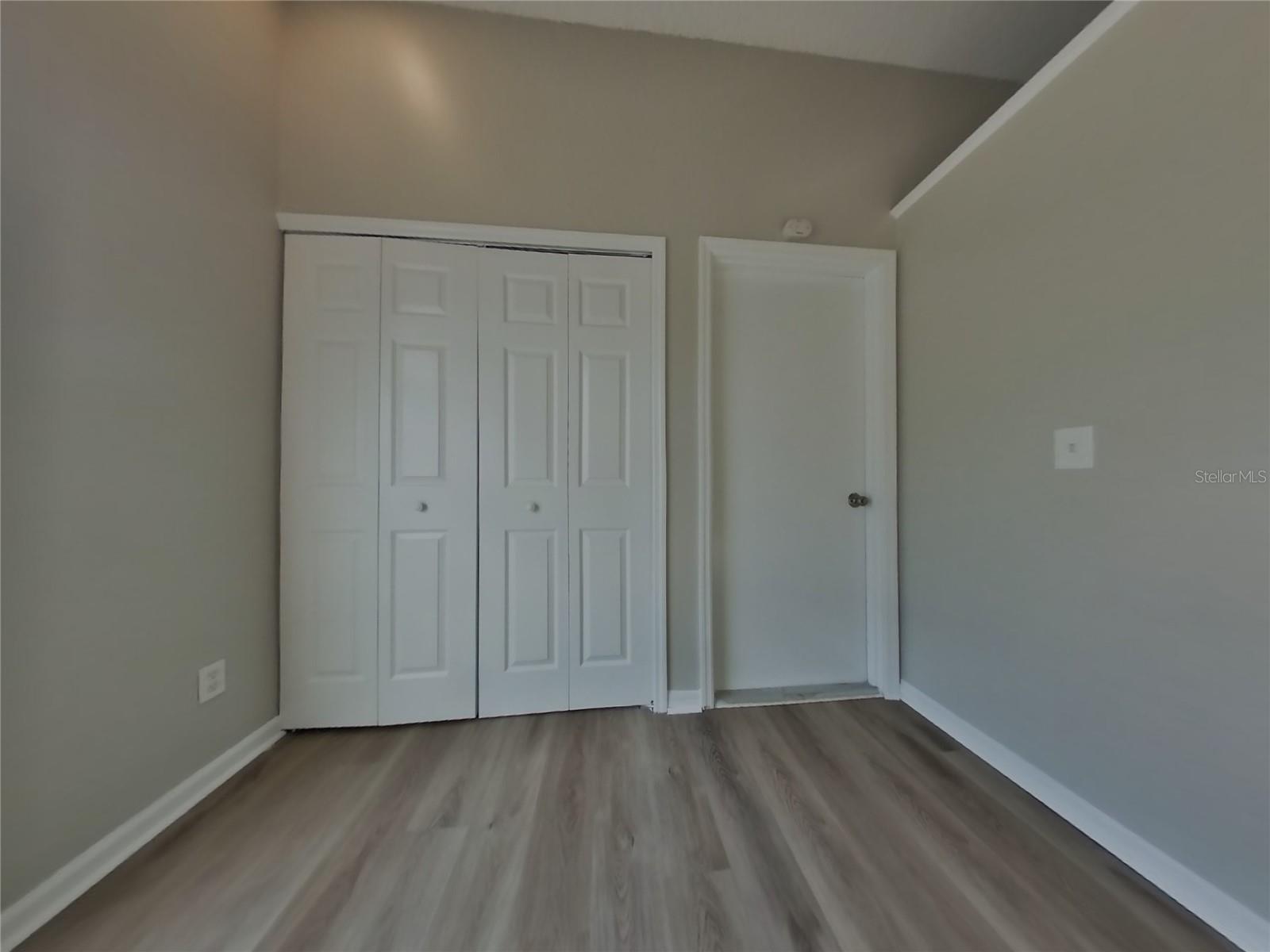 O6433833 Property Photo 7