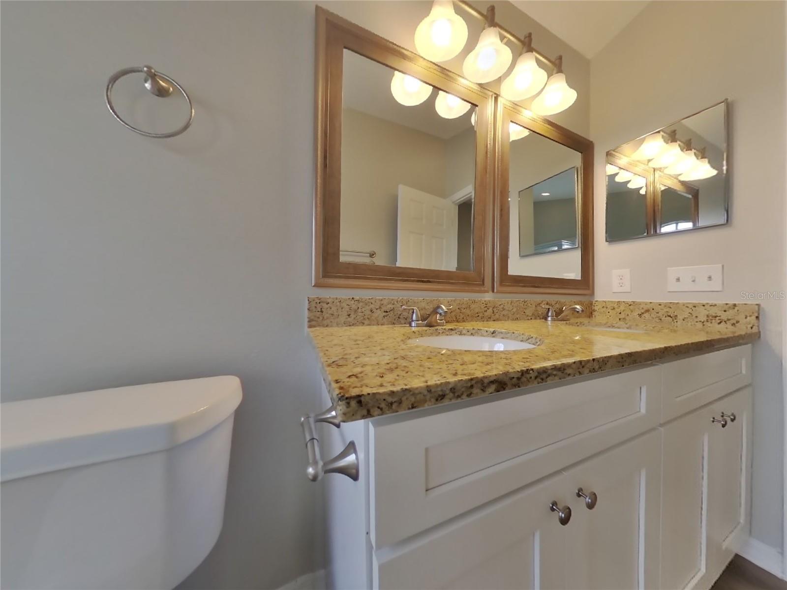 O6433833 Property Photo 11