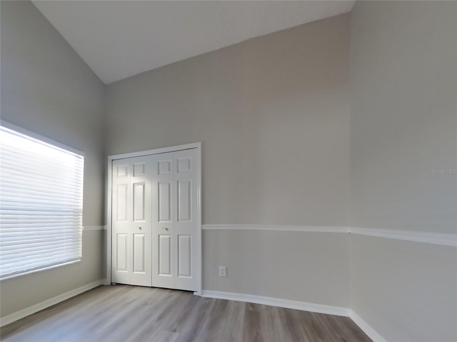 O6433833 Property Photo 13