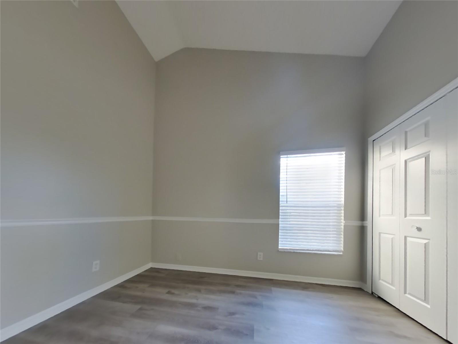 O6433833 Property Photo 14