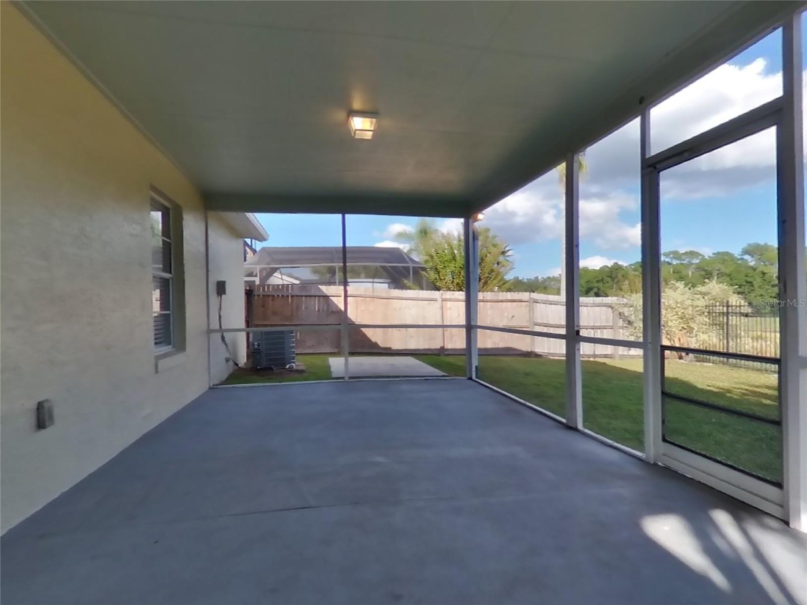 O6433833 Property Photo 18