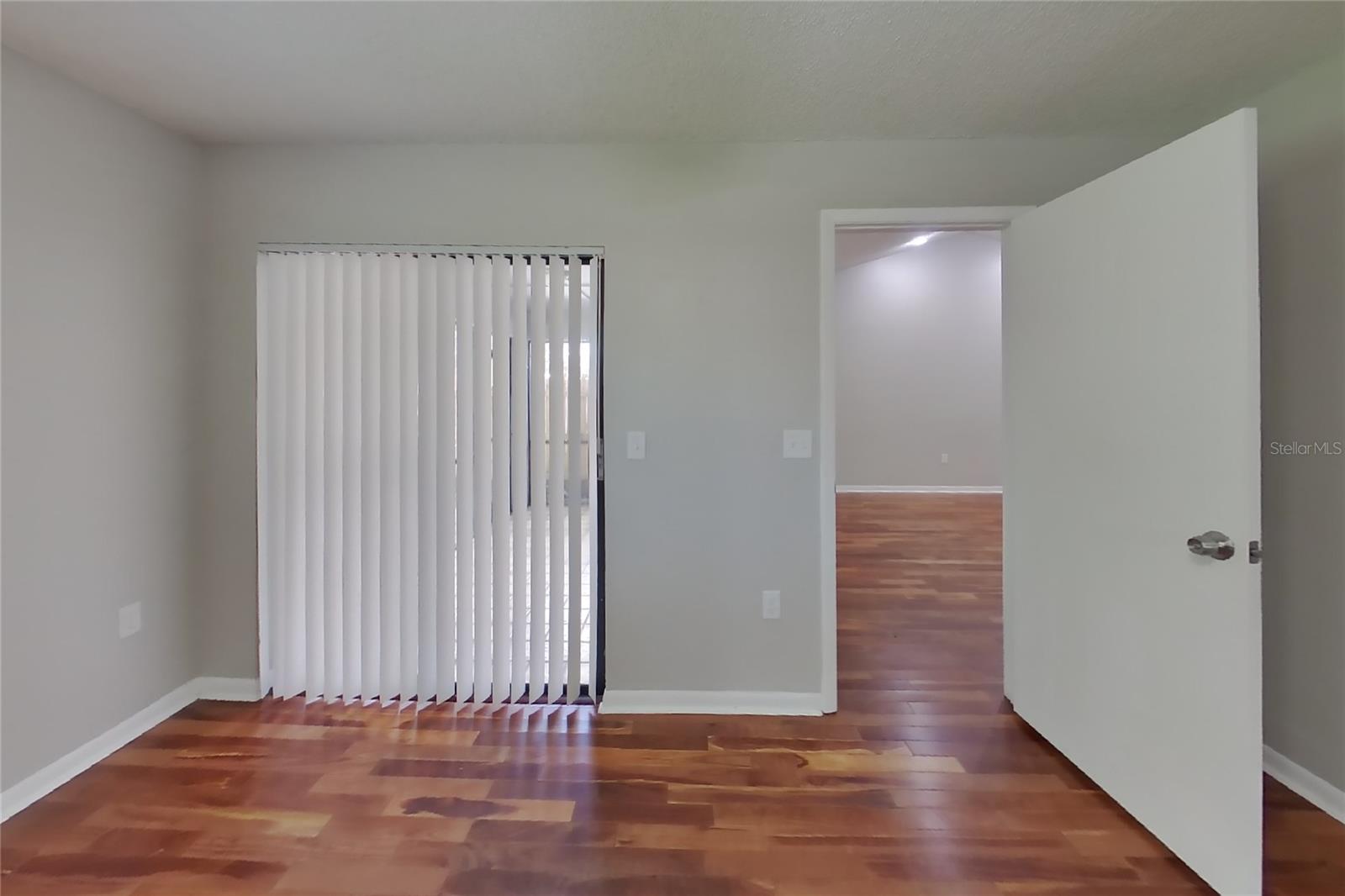 O6433837 Property Photo 7