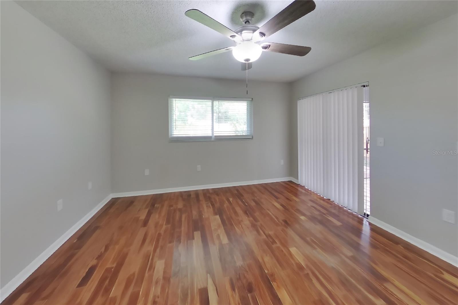 O6433837 Property Photo 8
