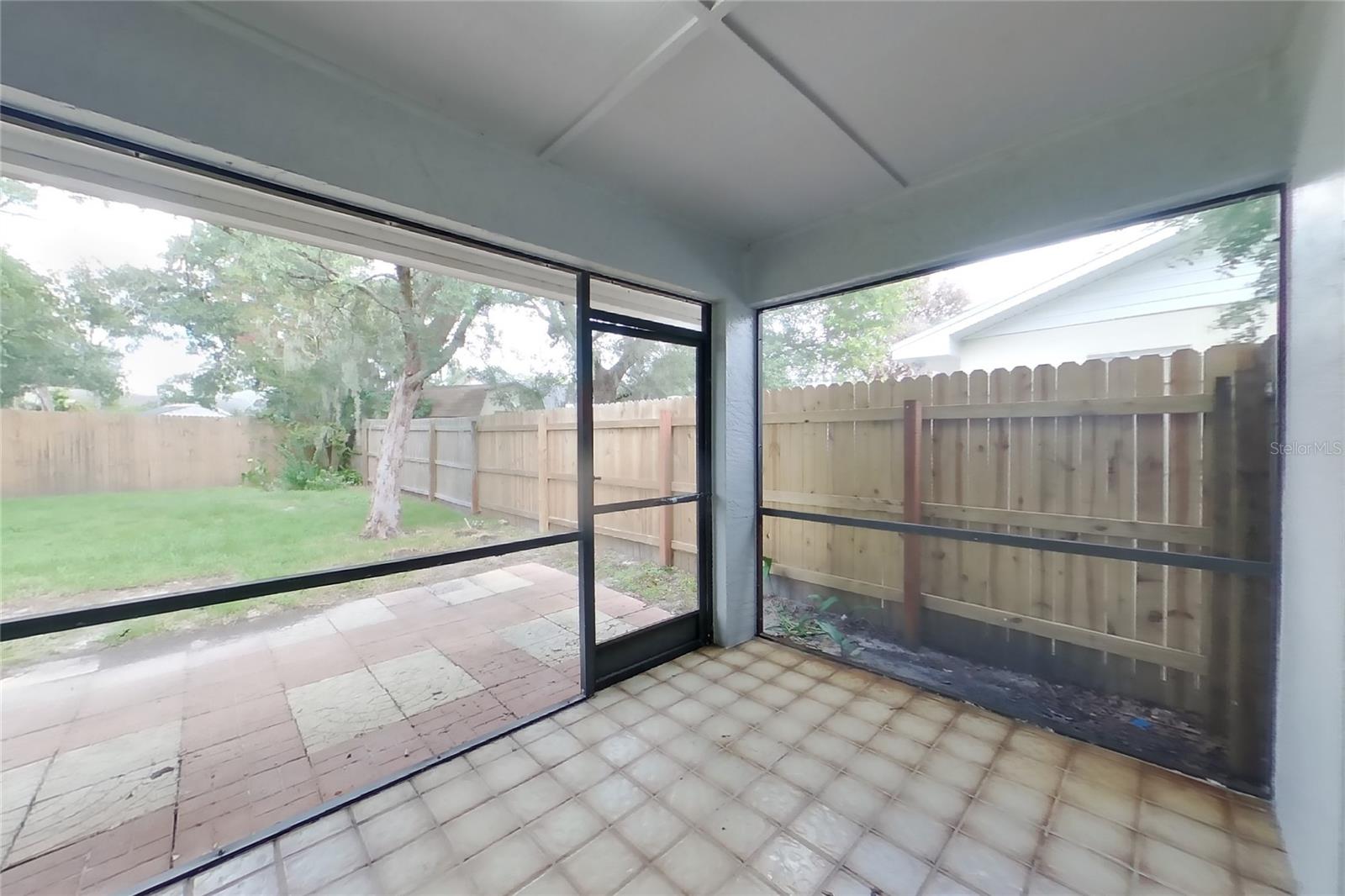 O6433837 Property Photo 14
