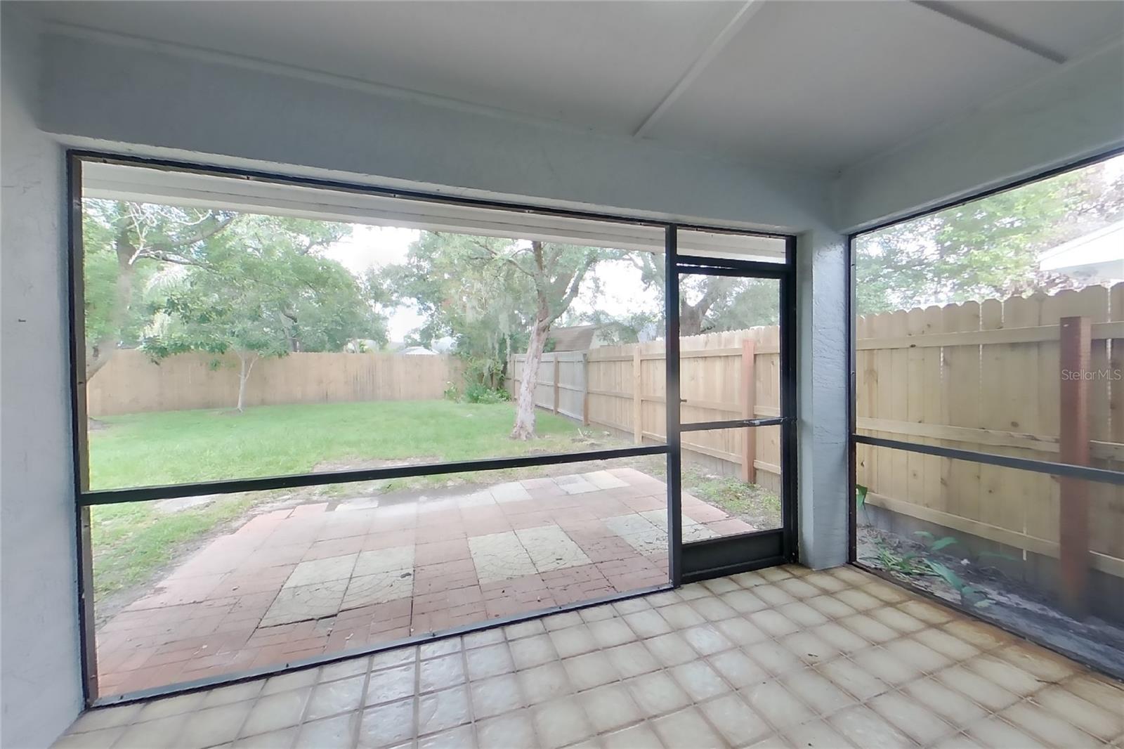 O6433837 Property Photo 15