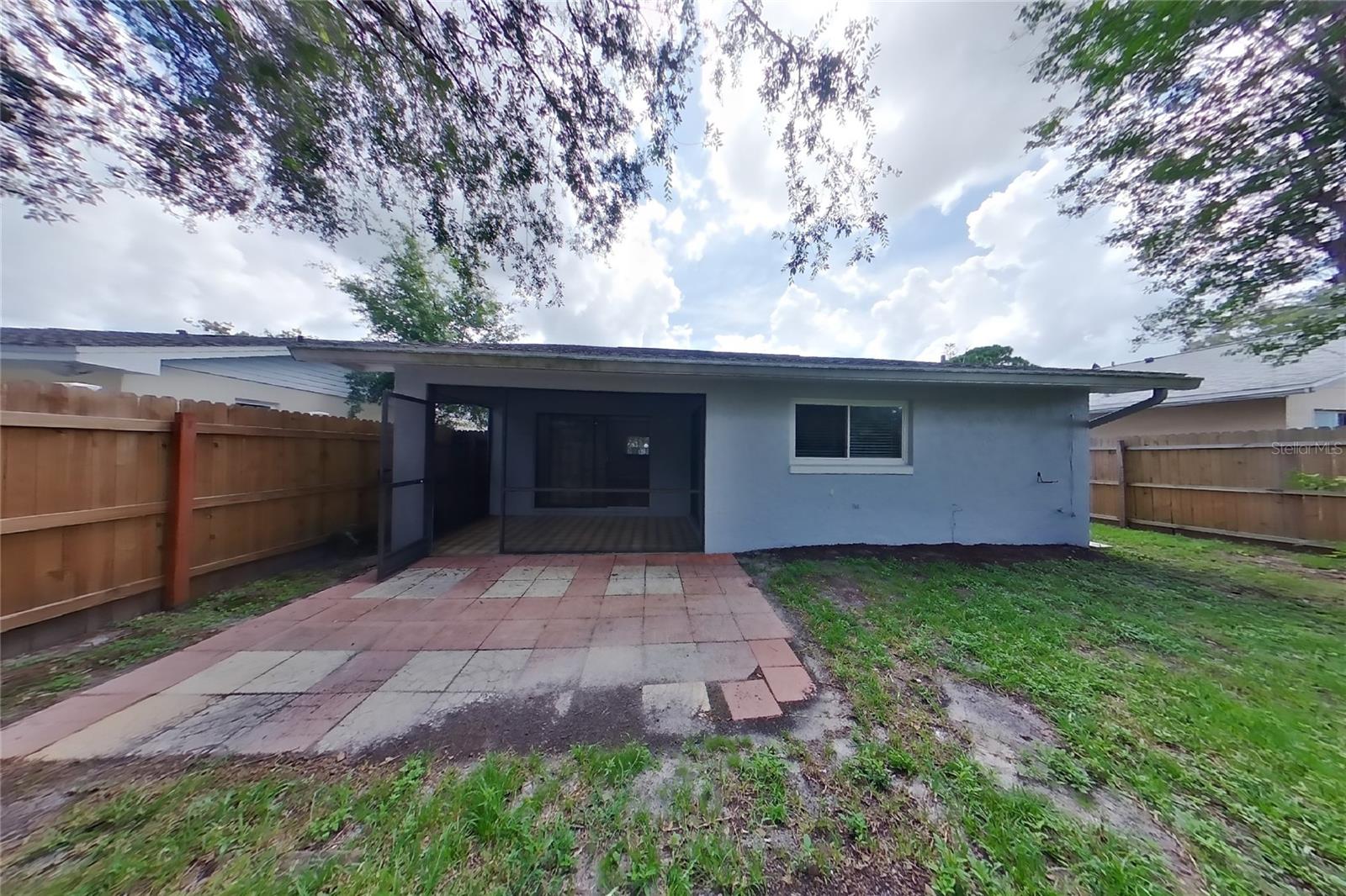 O6433837 Property Photo 16
