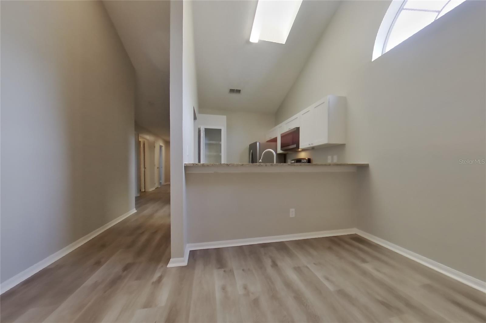 O6433839 Property Photo 3