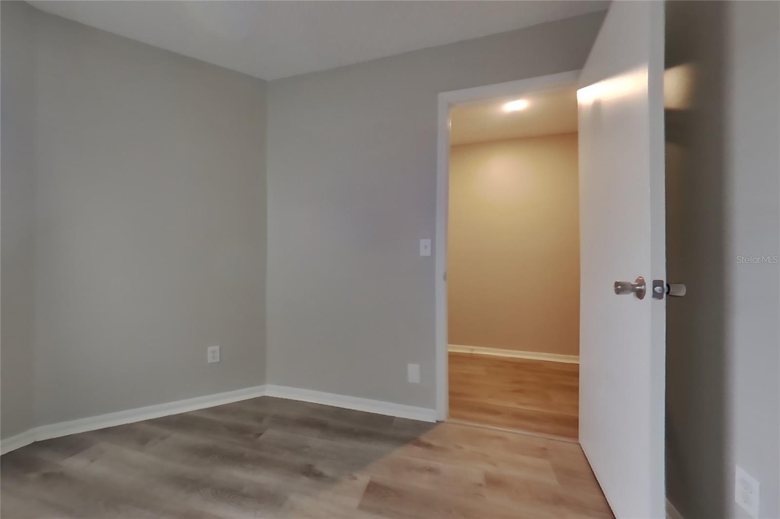 O6433839 Property Photo 10