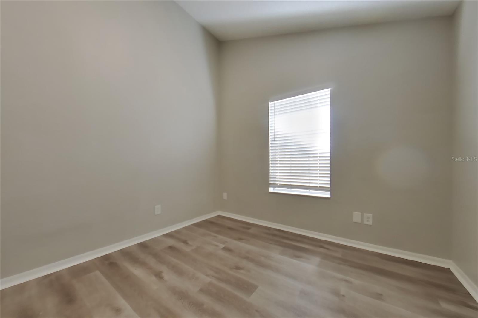 O6433839 Property Photo 11
