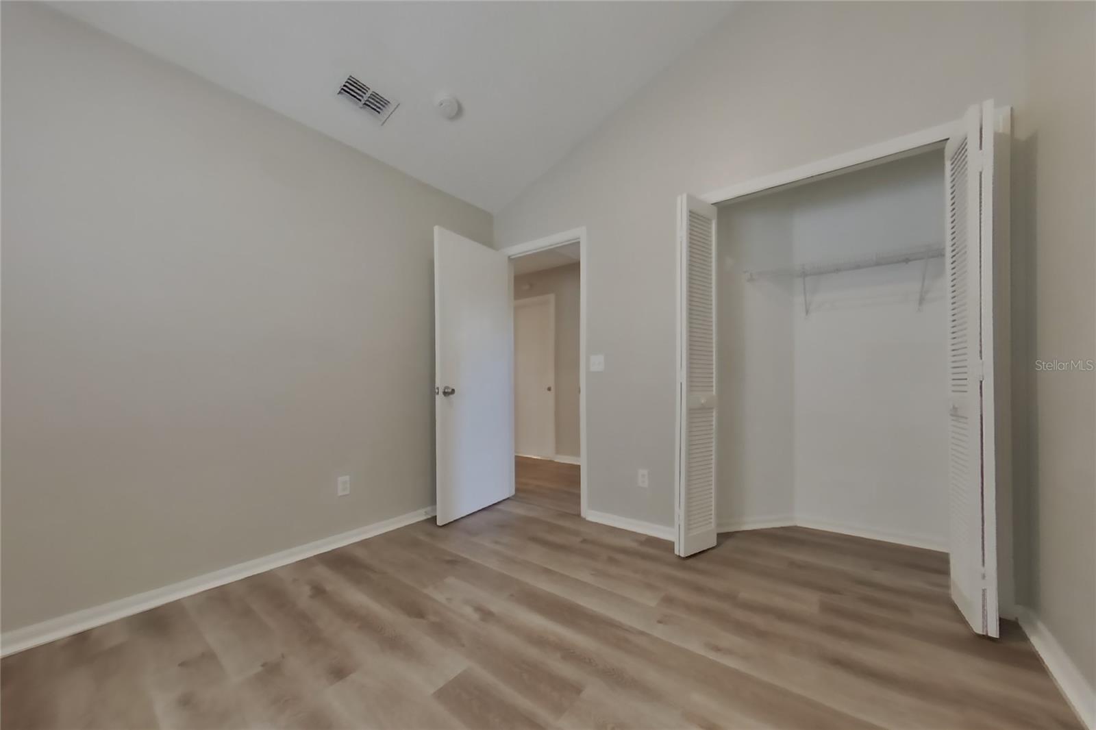 O6433839 Property Photo 12