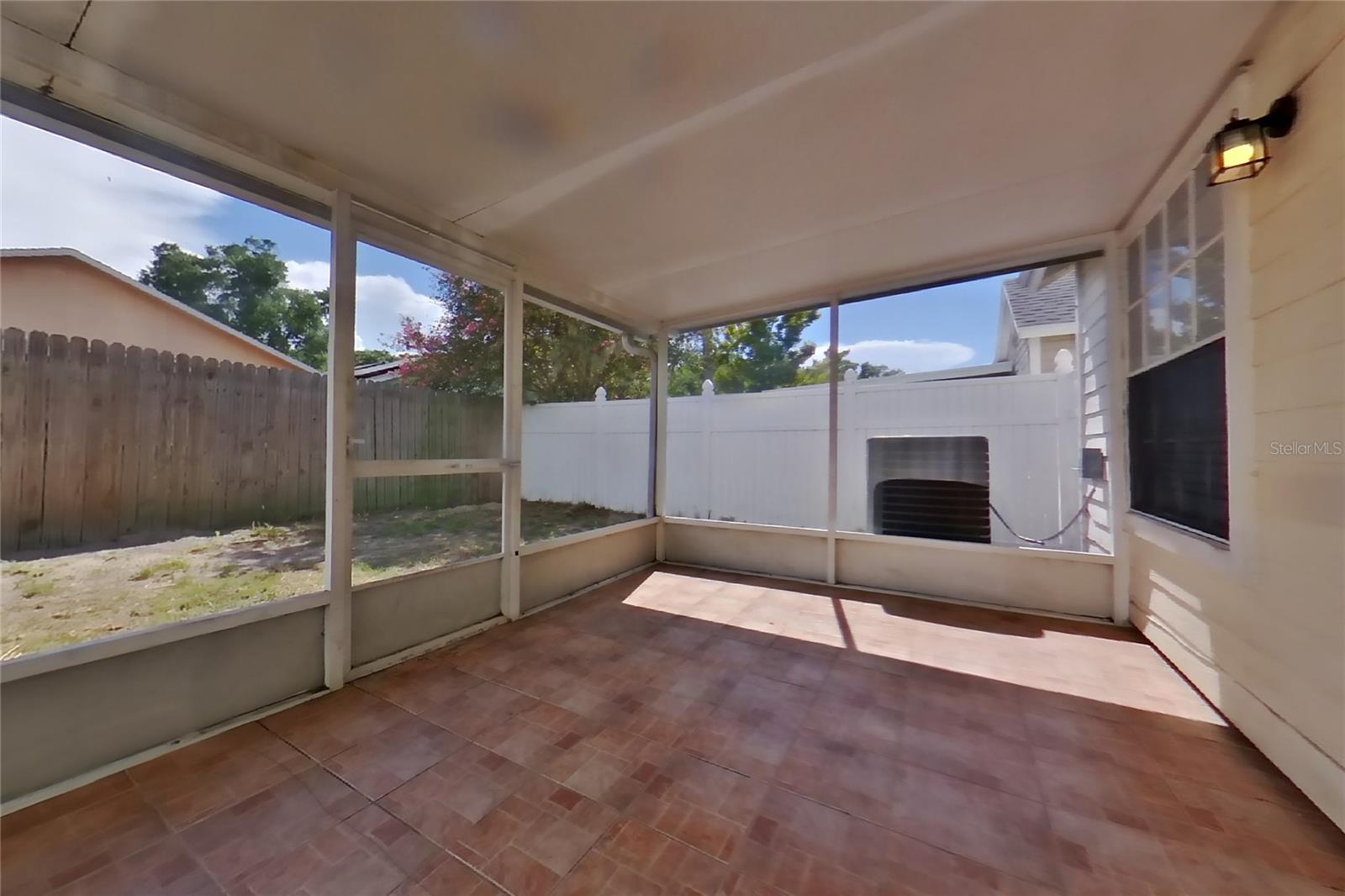 O6433839 Property Photo 14