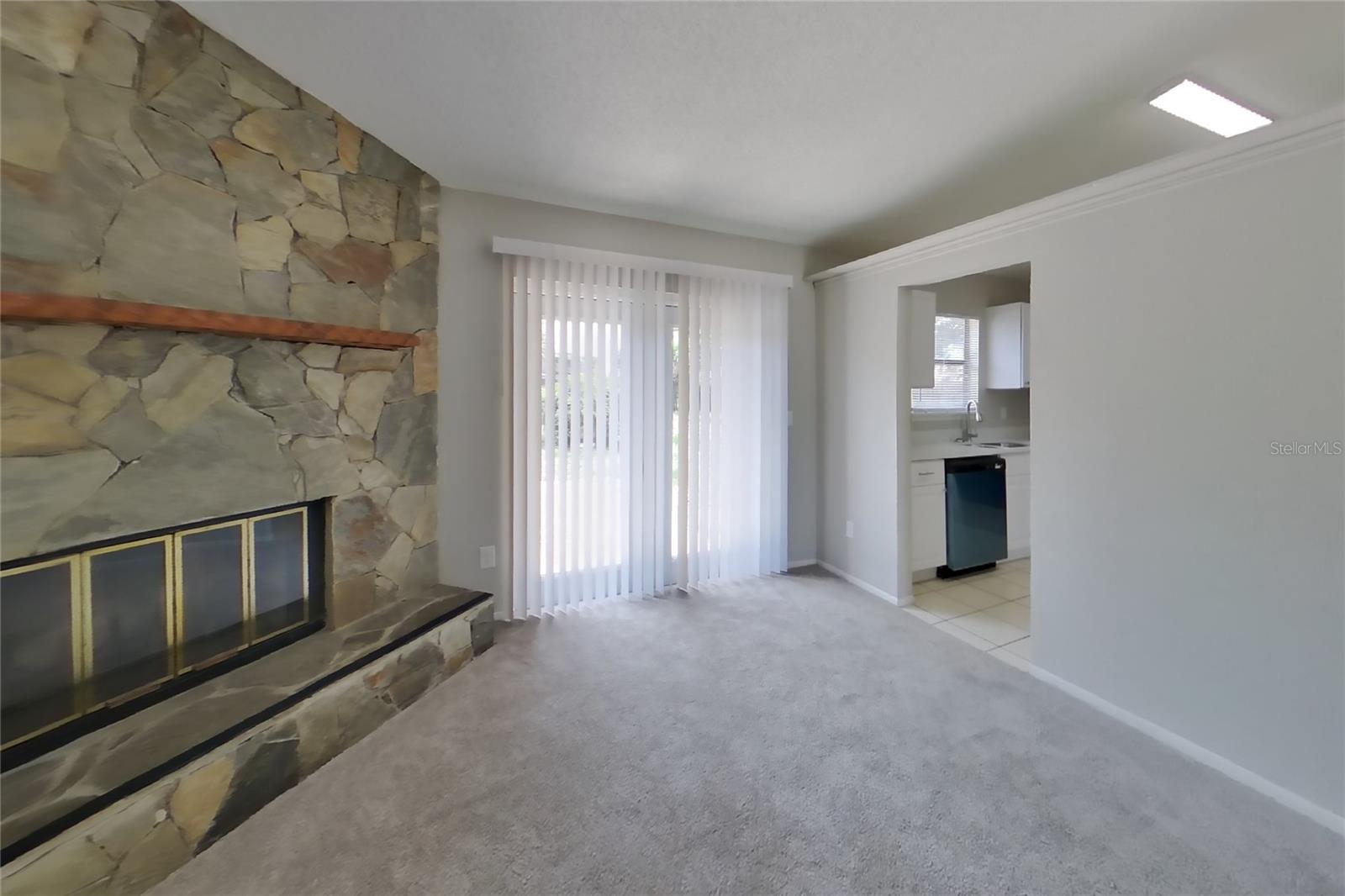 O6433840 Property Photo 2