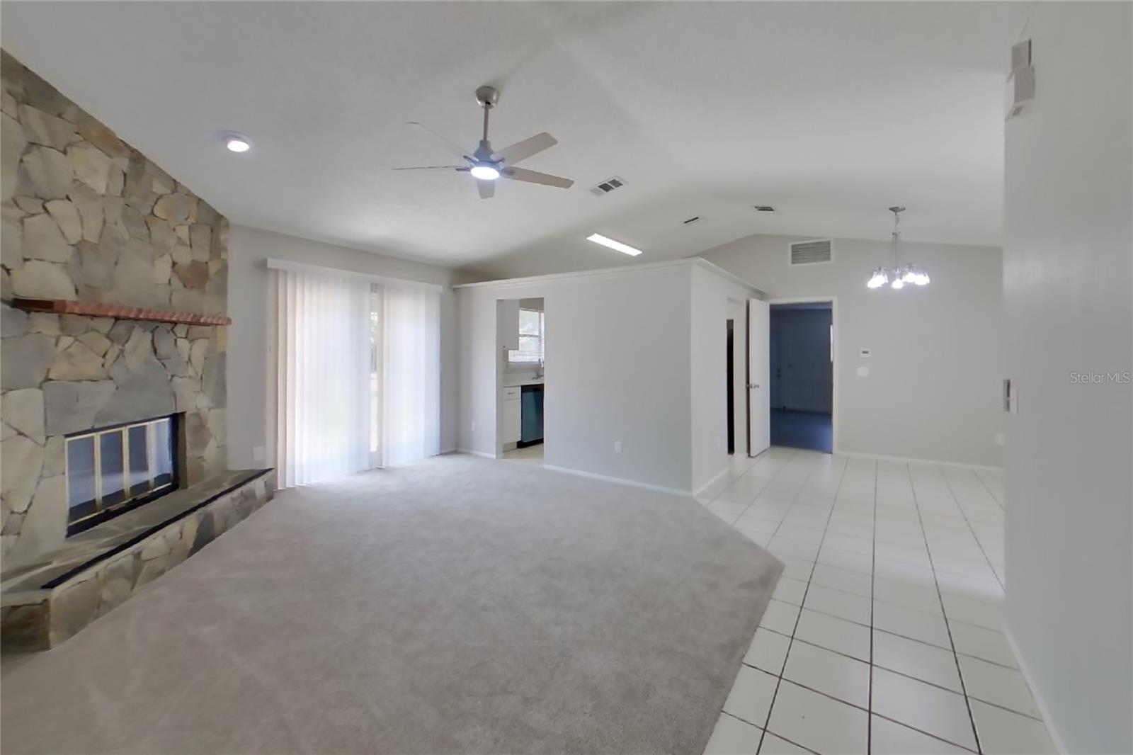 O6433840 Property Photo 3