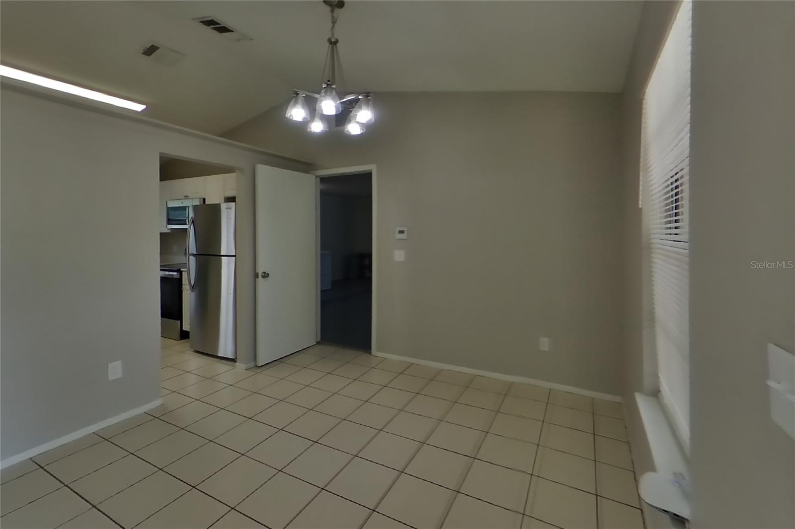 O6433840 Property Photo 4