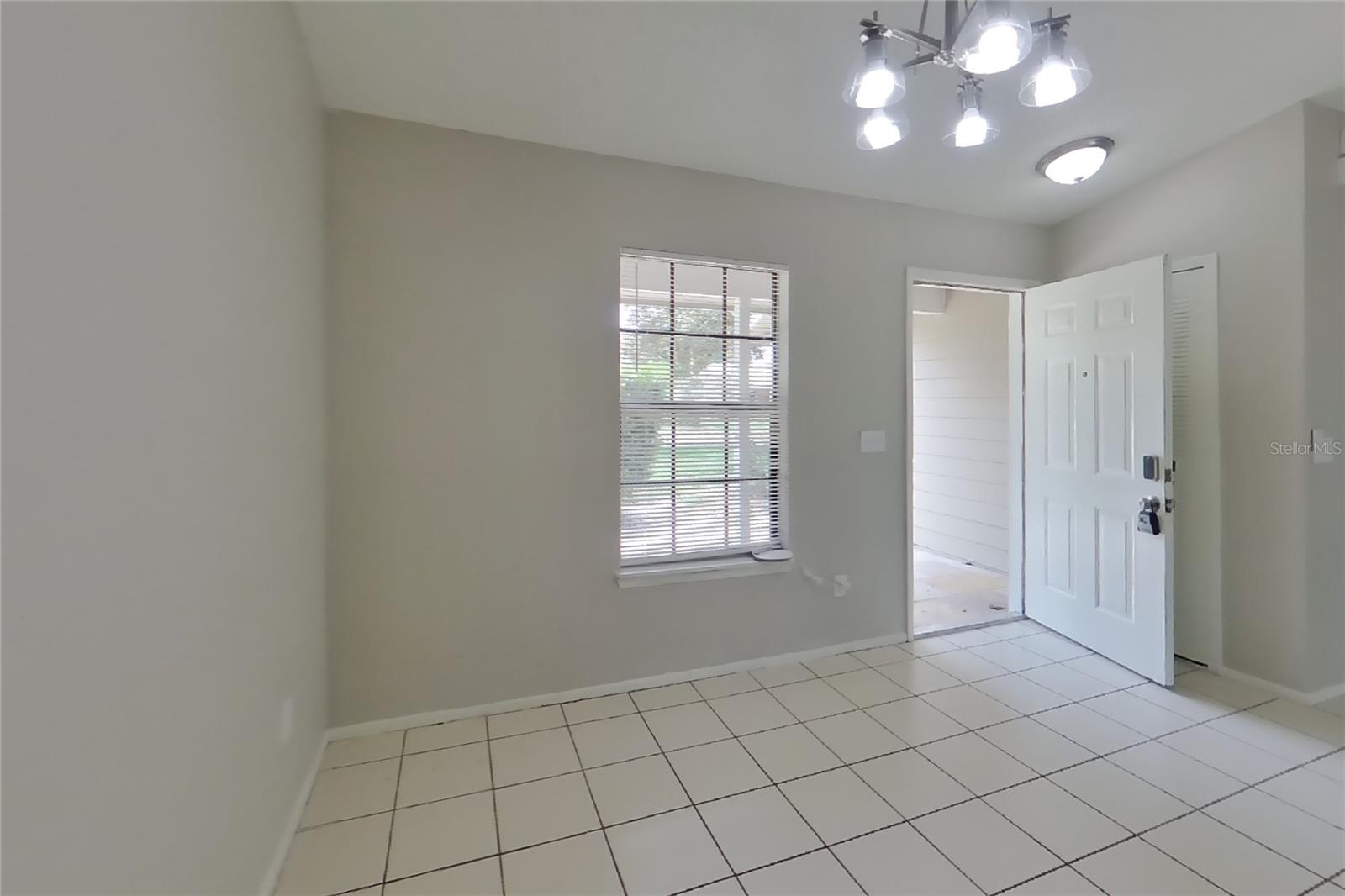O6433840 Property Photo 5