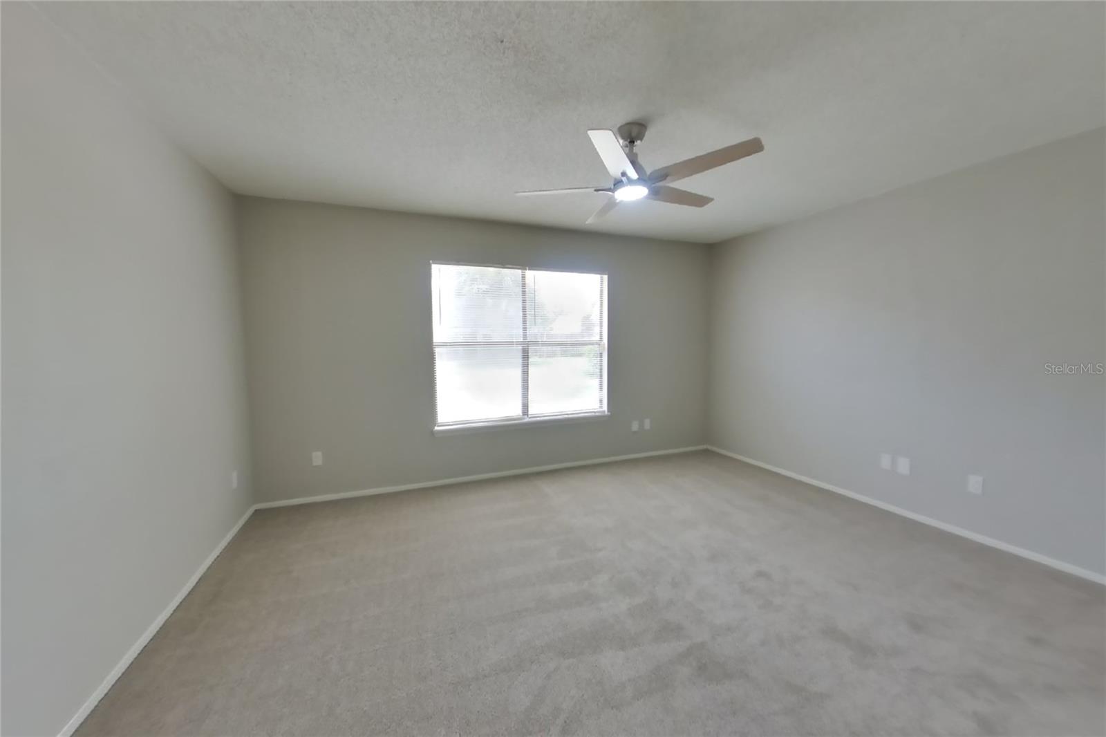 O6433840 Property Photo 7