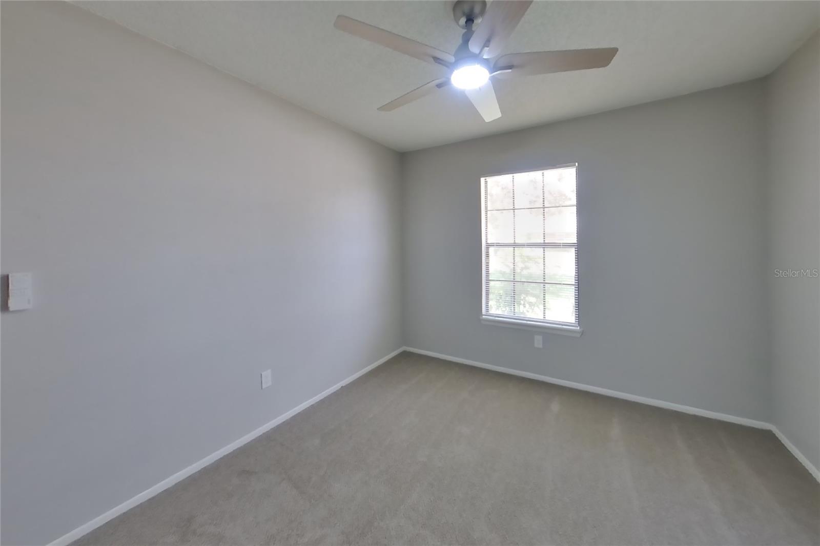 O6433840 Property Photo 11