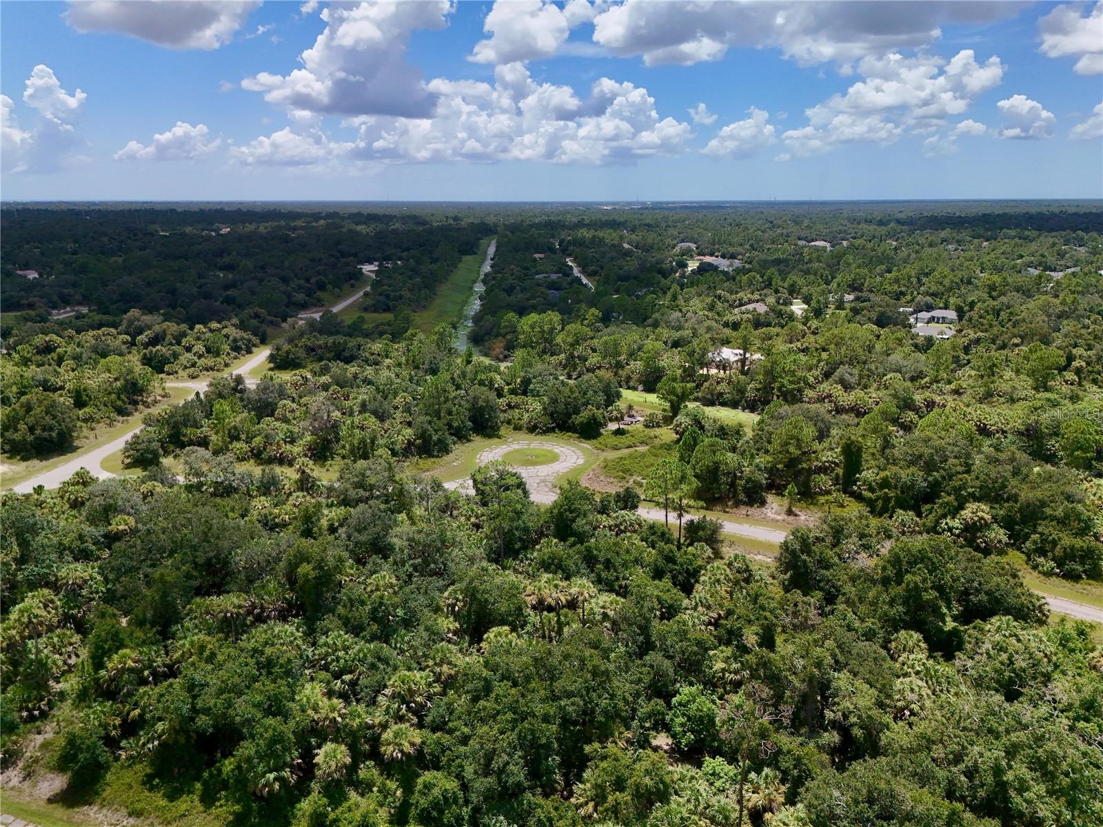 O6433850 Property Photo 38
