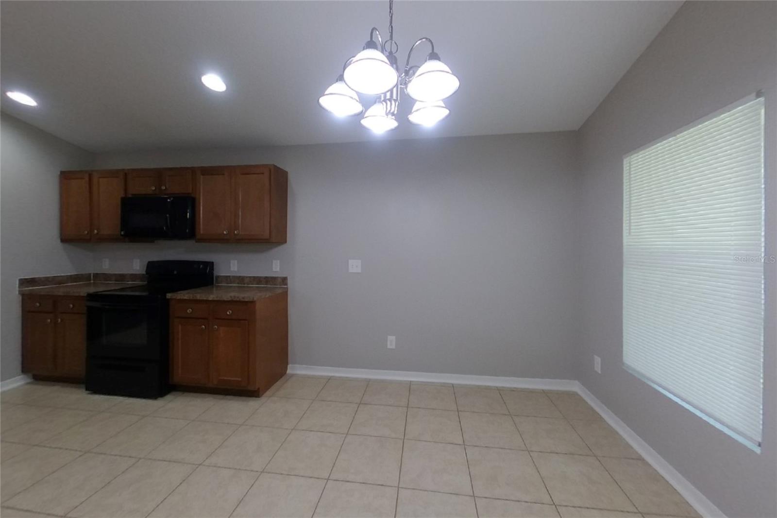 O6433852 Property Photo 4