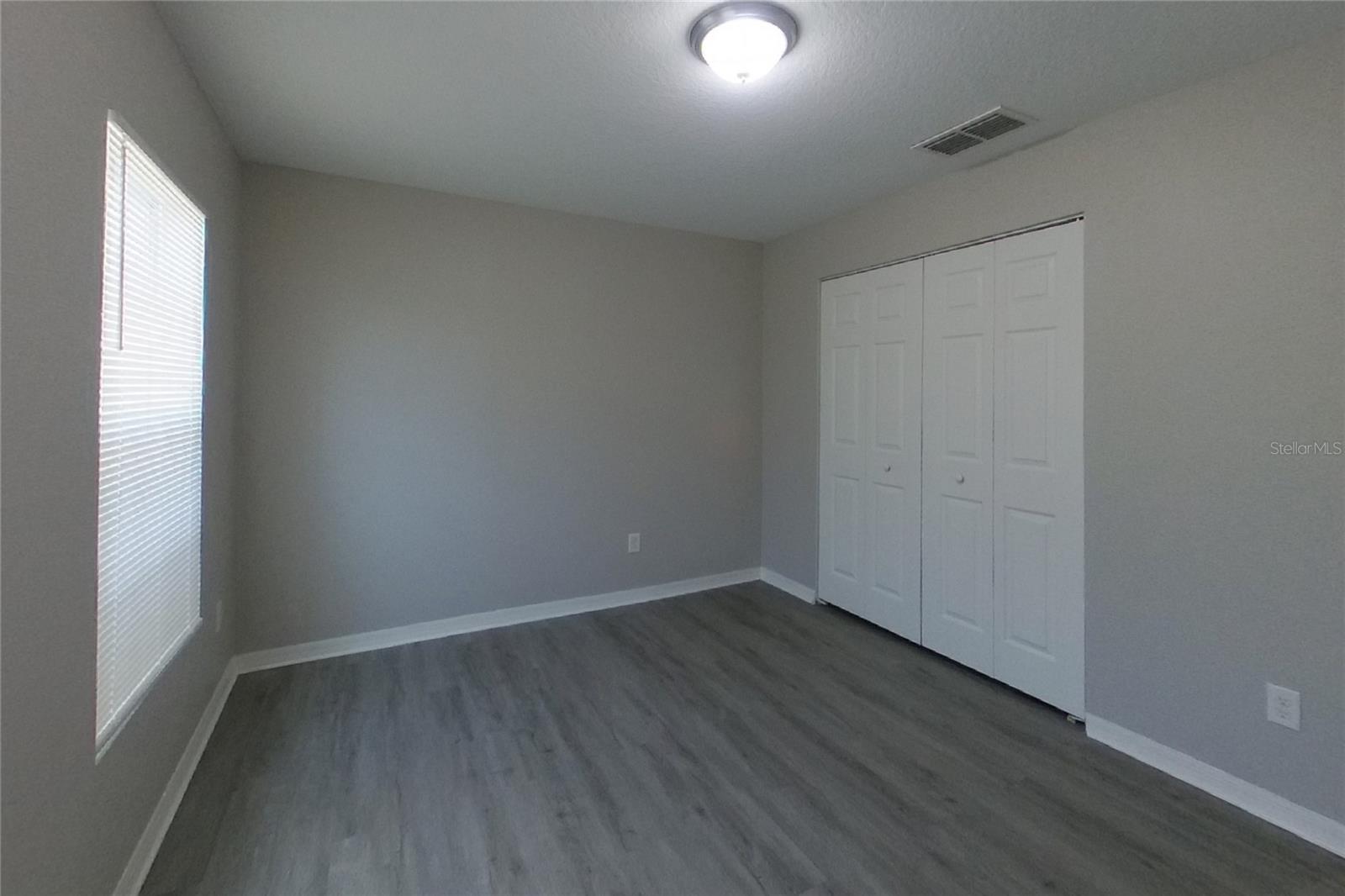 O6433852 Property Photo 11