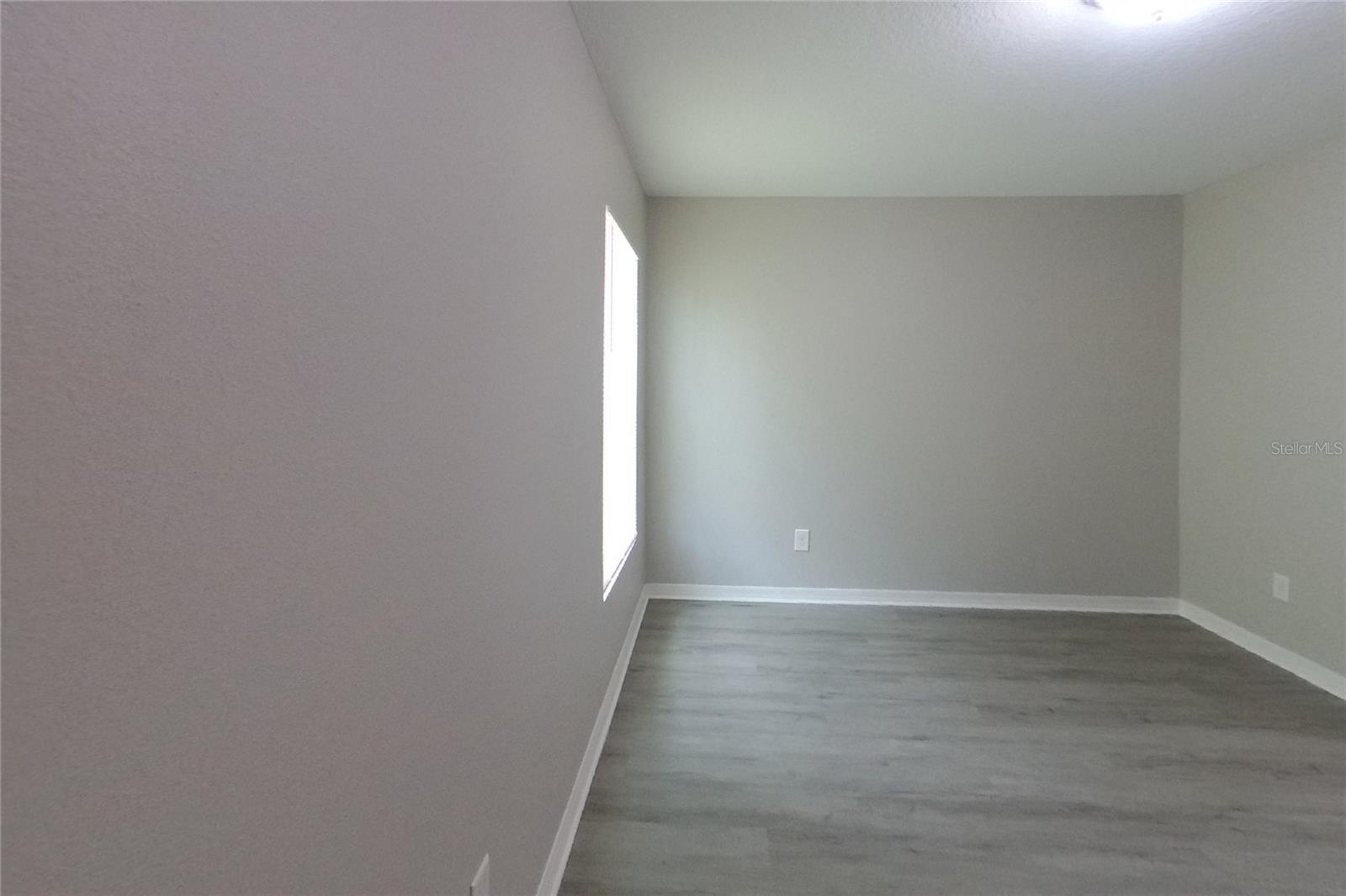 O6433852 Property Photo 13