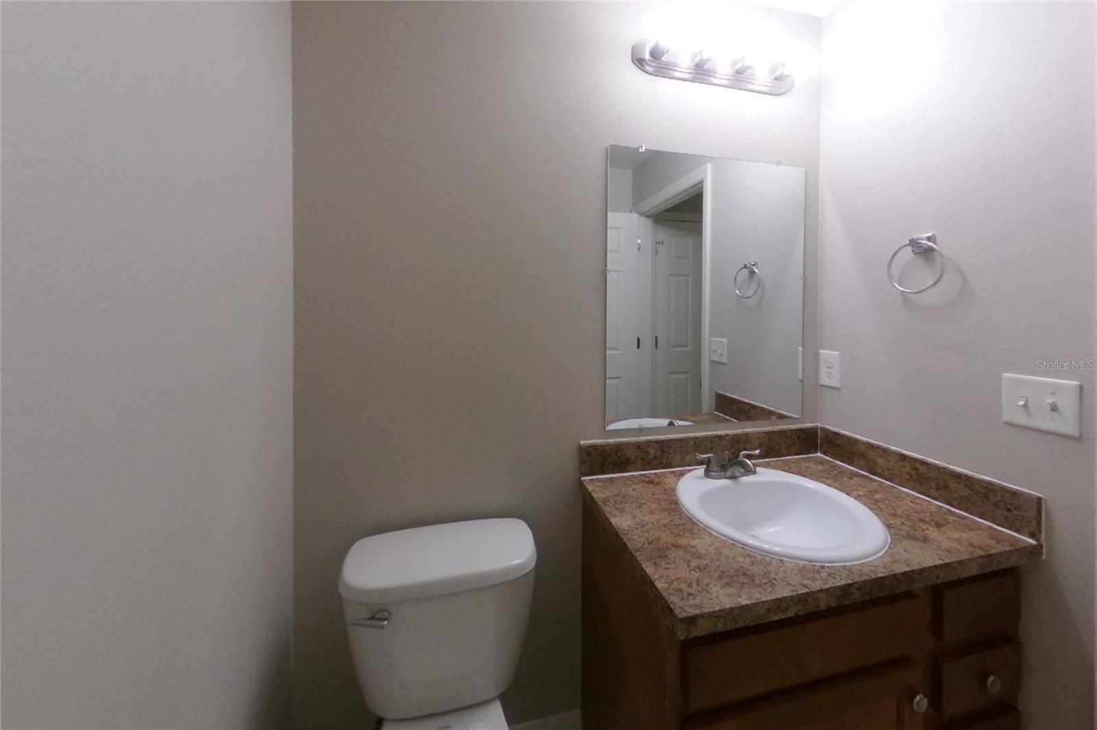 O6433852 Property Photo 14