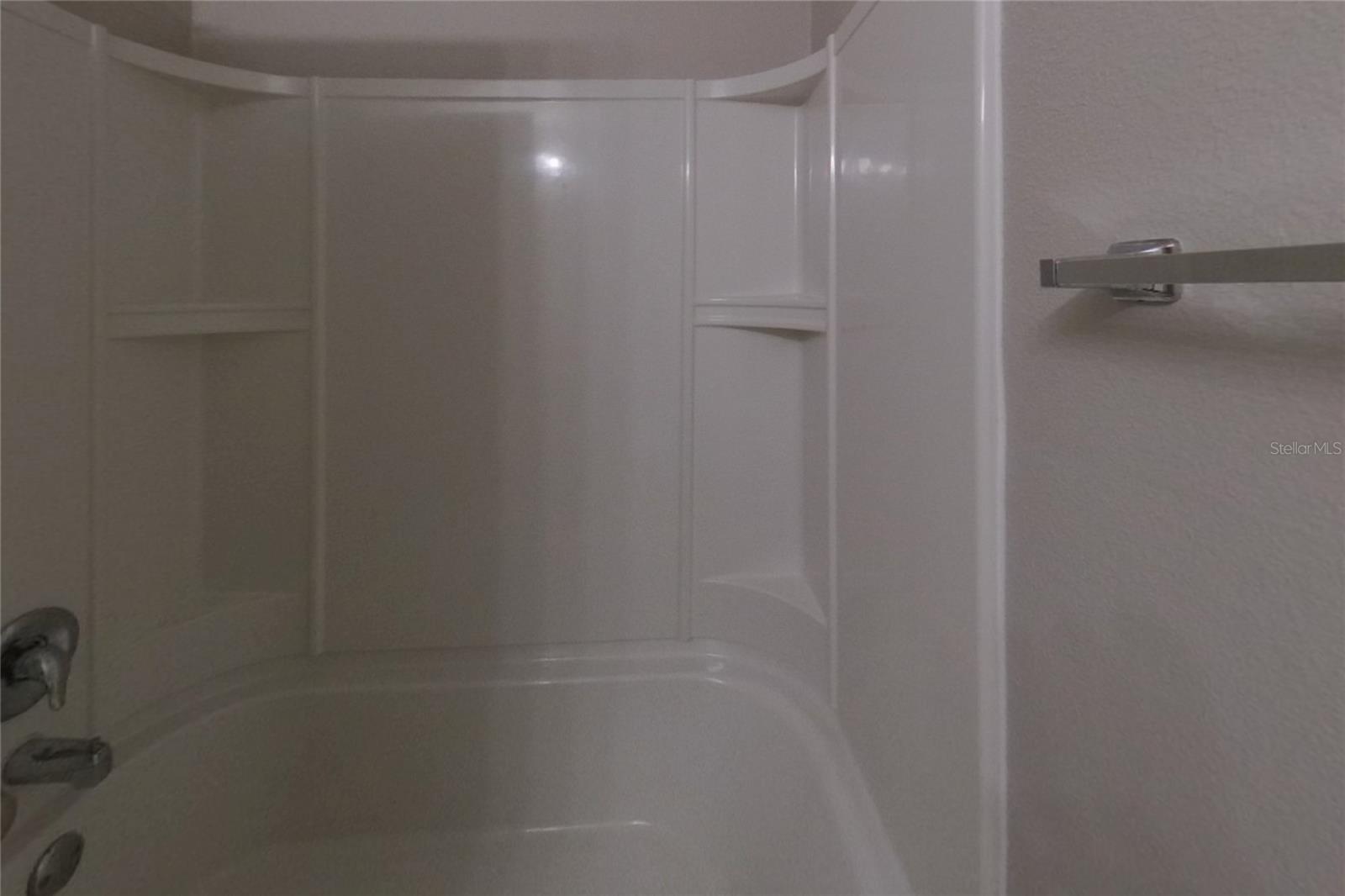 O6433852 Property Photo 15