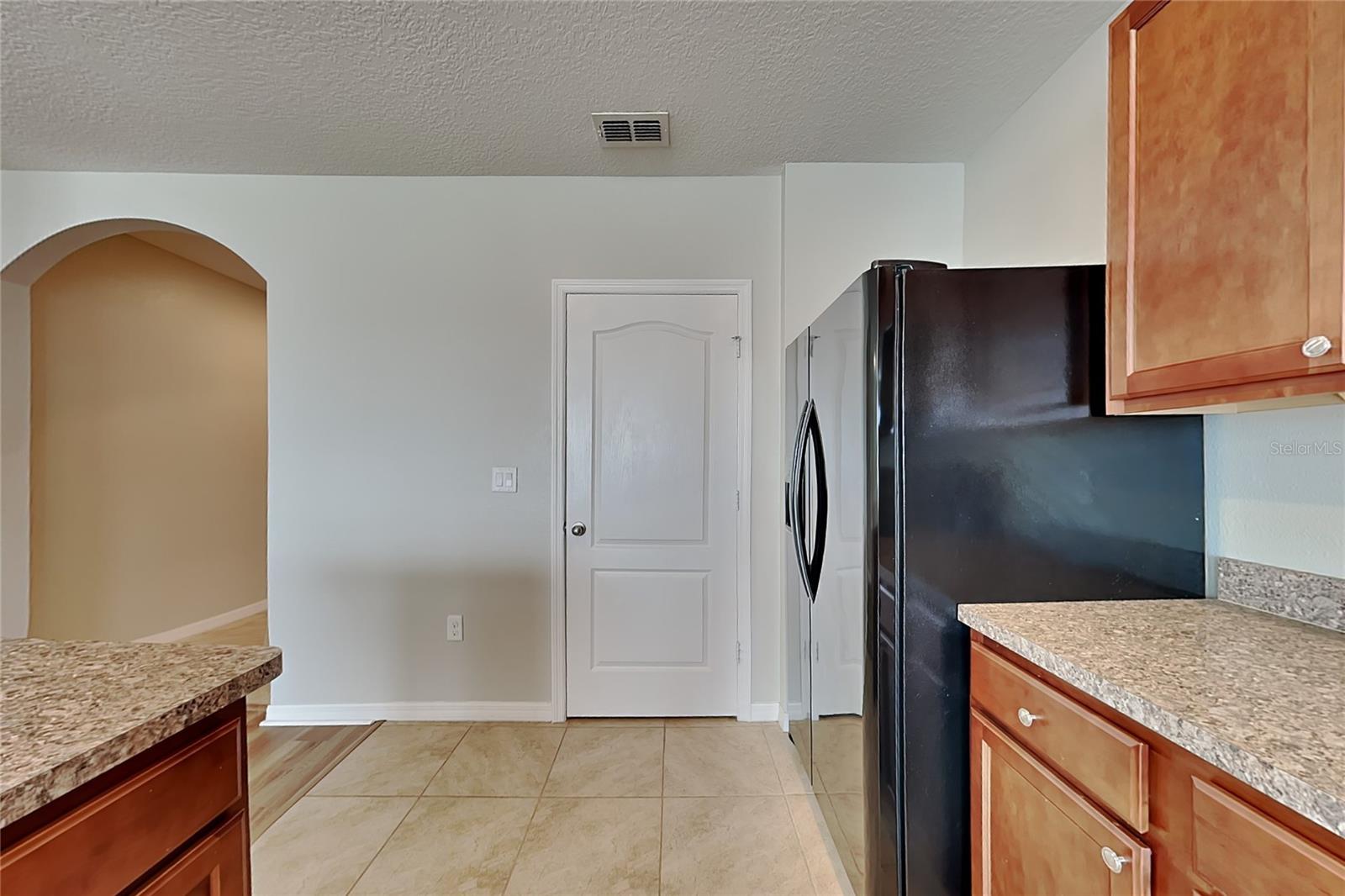 O6433856 Property Photo 7