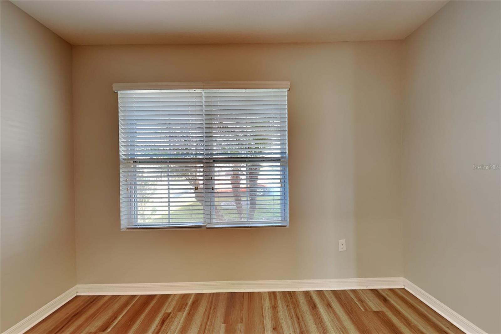 O6433856 Property Photo 10