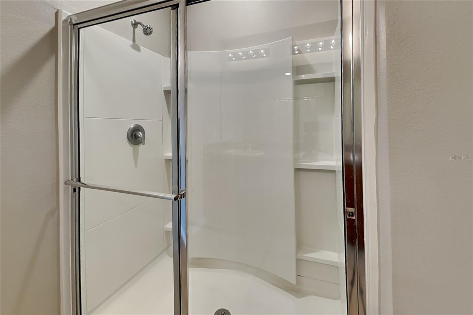 O6433856 Property Photo 14