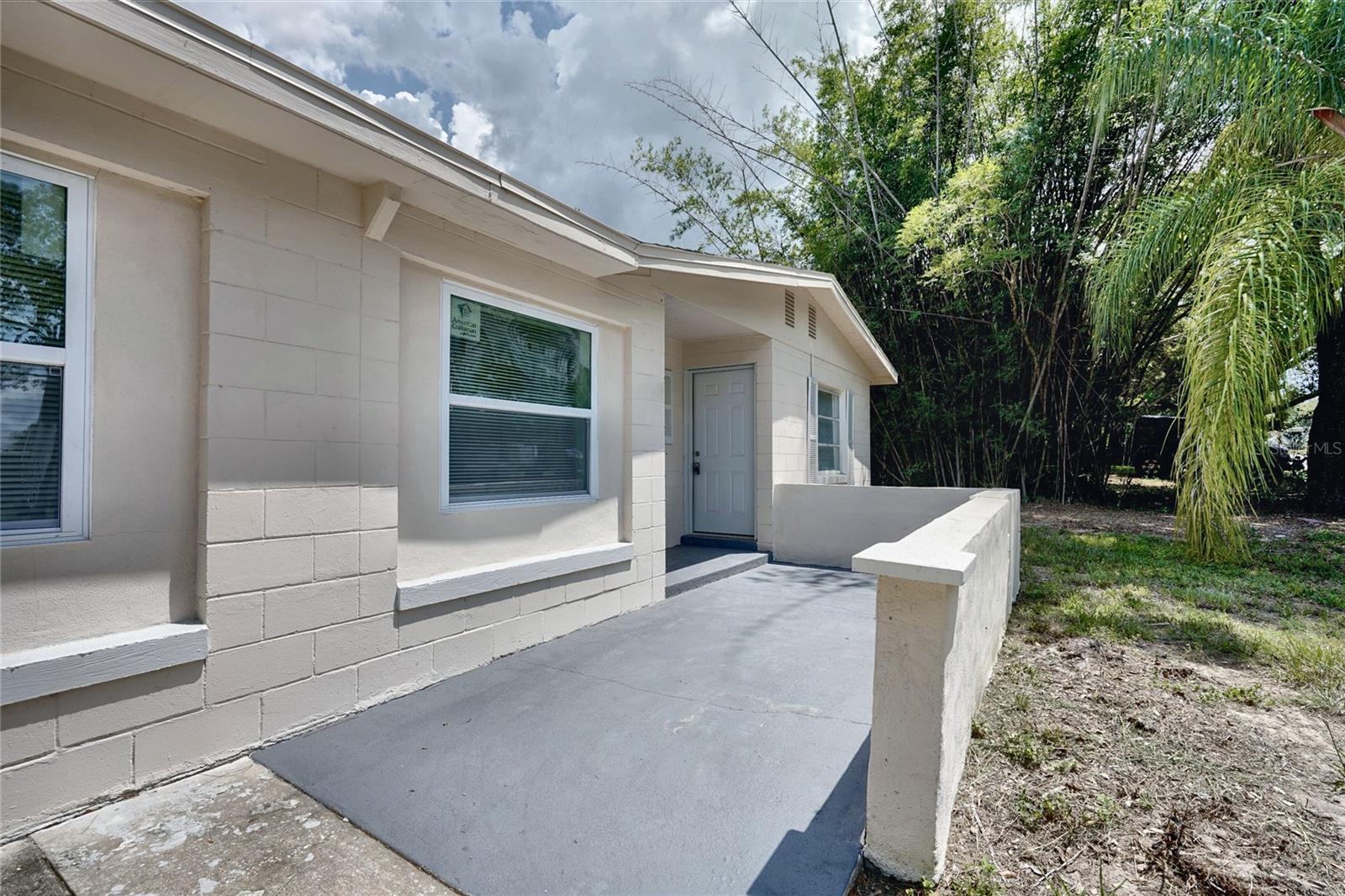 5625 Bryson Dr Property Photo 3