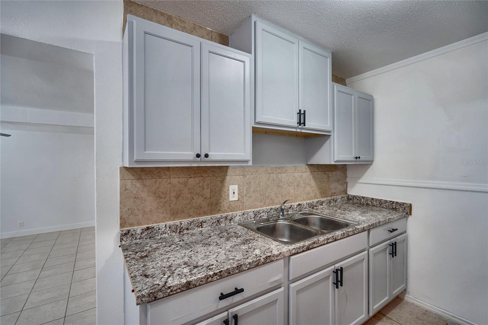 5625 Bryson Dr Property Photo 6