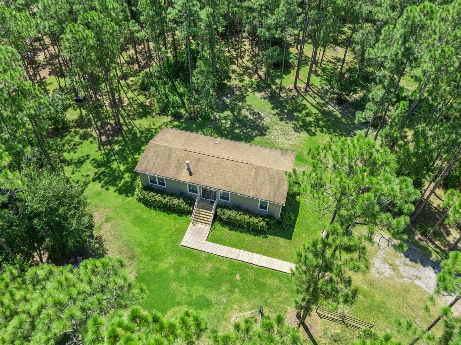 1161 Lake Harney Woods Blvd Property Photo 1