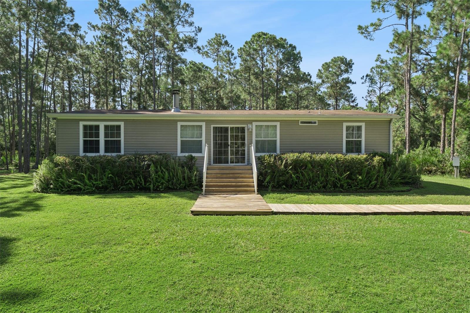 1161 Lake Harney Woods Blvd Property Photo 1