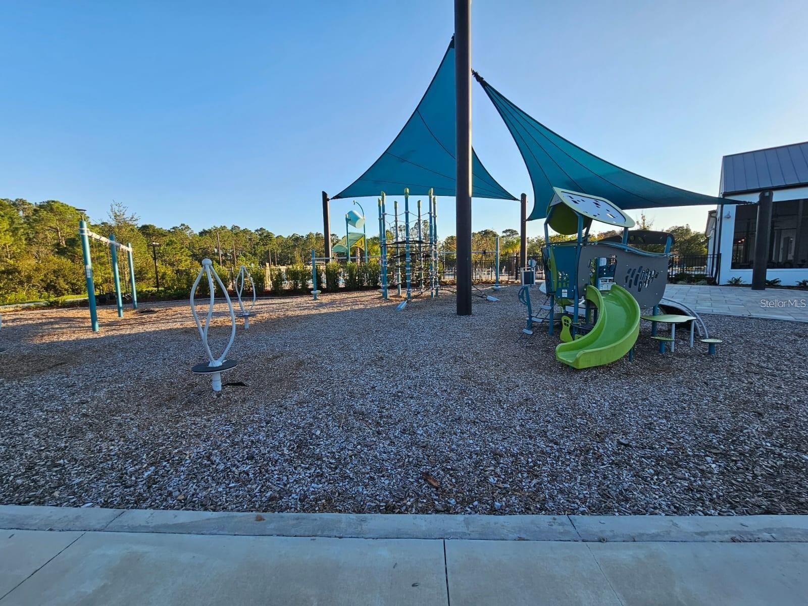2667 Swooping Sparrow Dr Property Photo 38