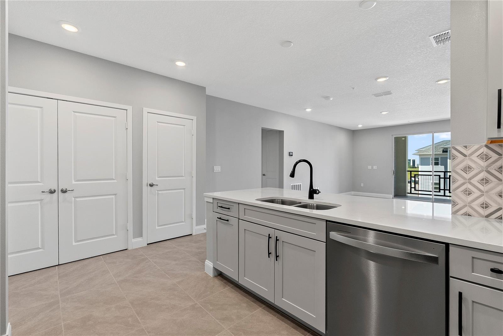 7557 Laureate Blvd #6401 Property Photo 26
