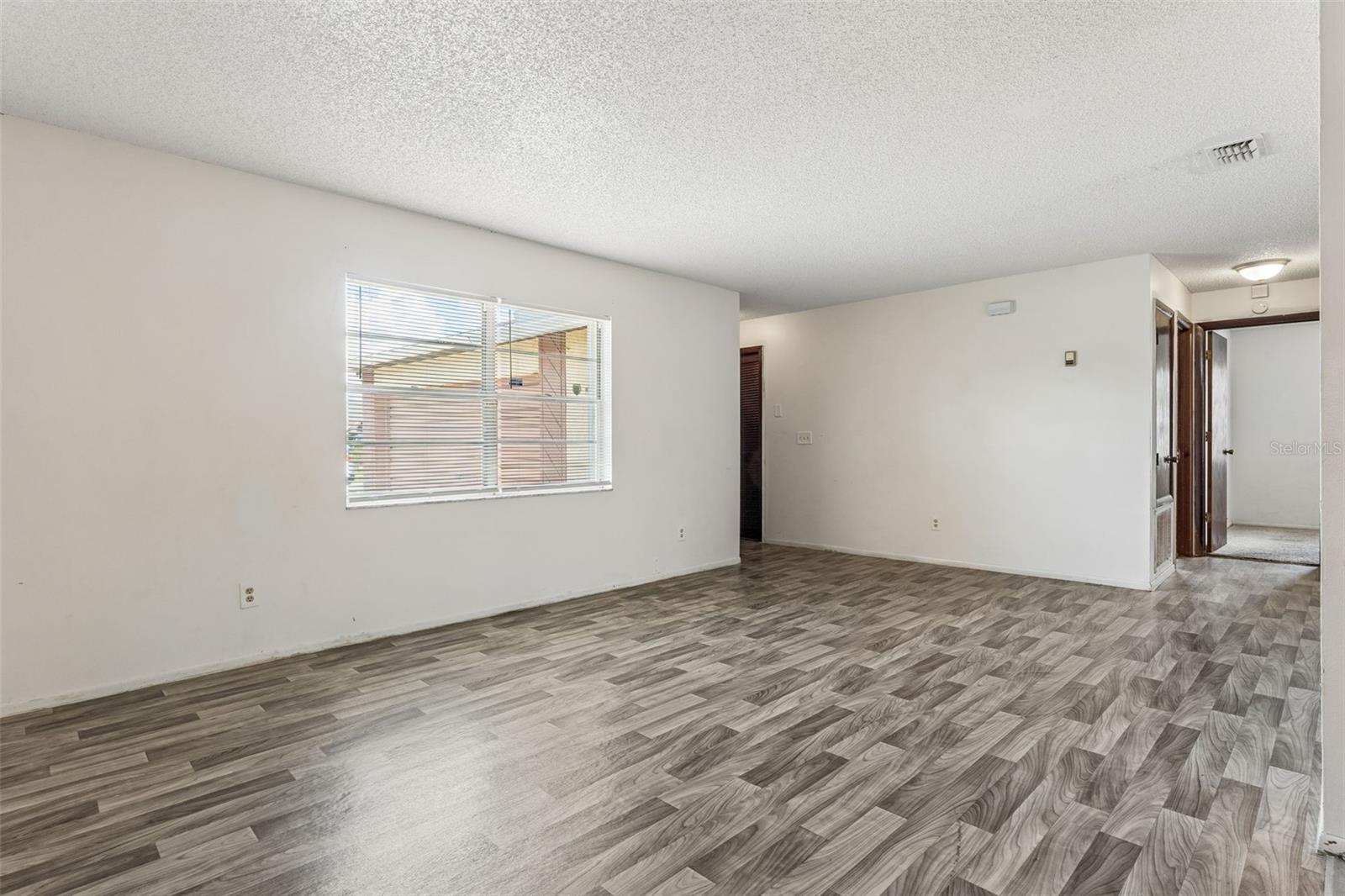 5343 Snowflake Ct Property Photo 5