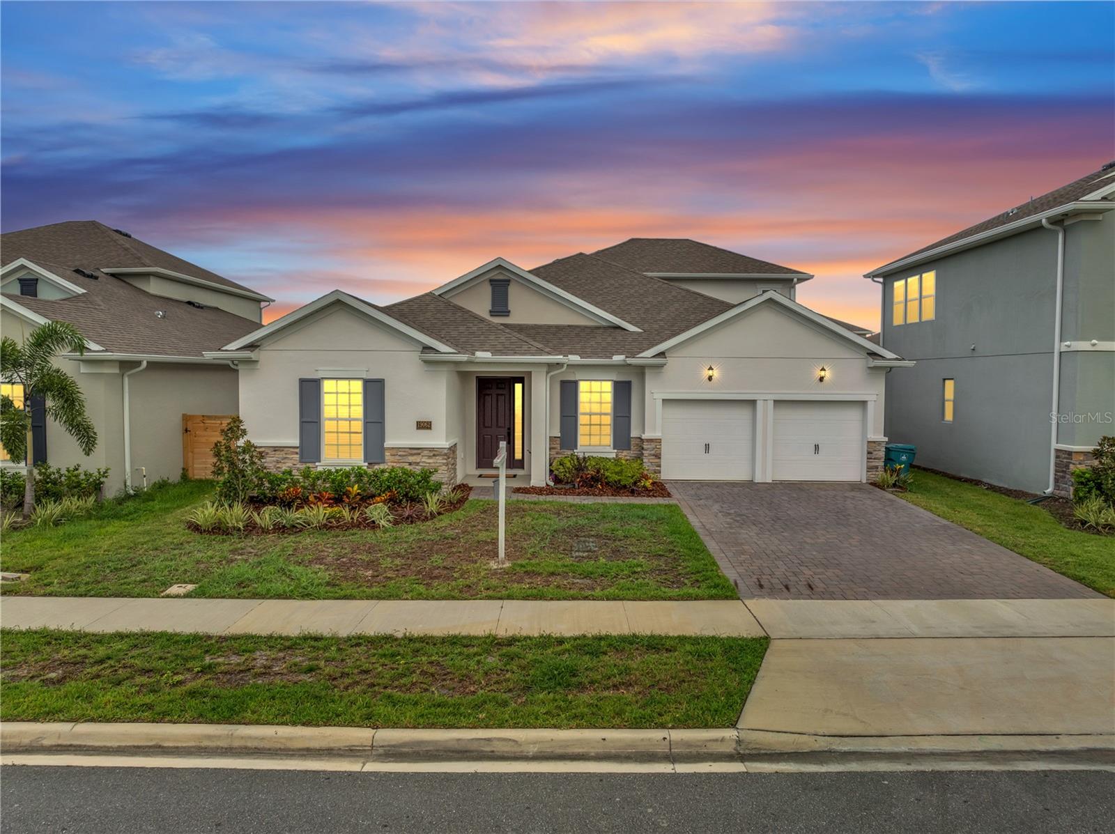 19062 Blueleaf St Property Photo 1